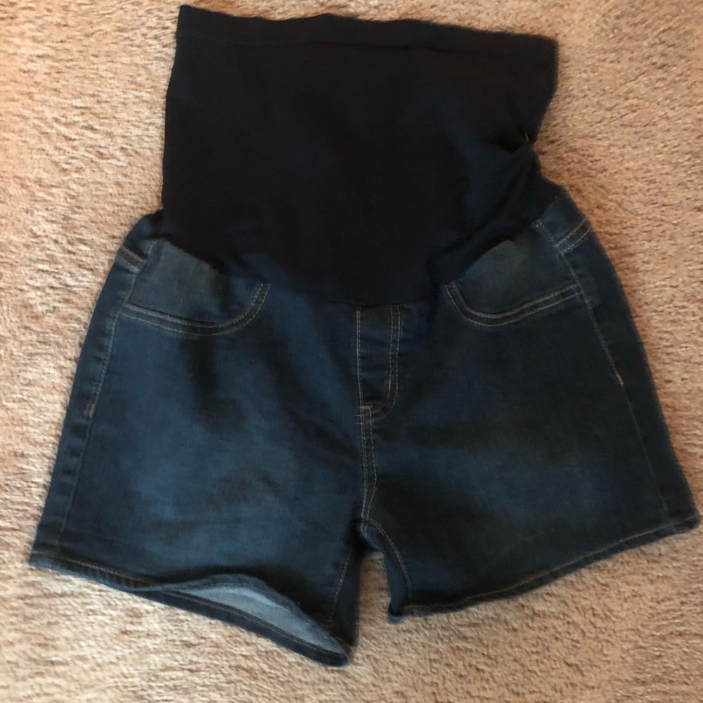 Bella Vida maternity denim shorts size medium